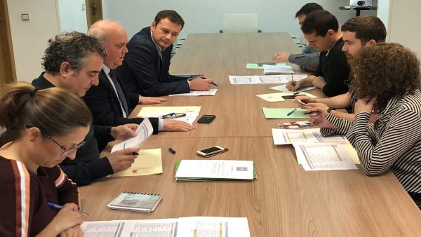 Imagen de la reunión de la comisión que ha decidido el destino del dinero Imagen de la reunión de la comisión que ha decidido el destino del dinero