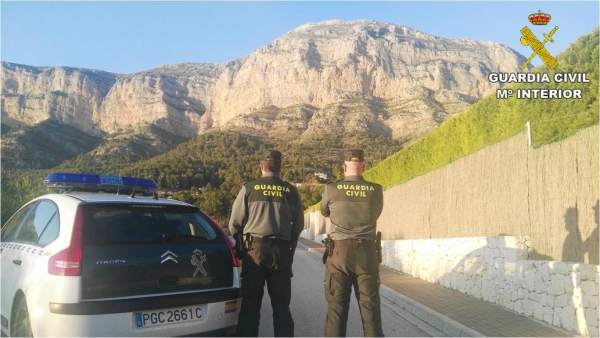 Dos de los agentes detenidos Dos de los agentes detenidos
