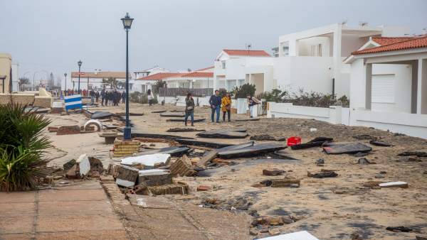 Destrozos por el temporal en La Antilla (Huelva) Destrozos por el temporal en La Antilla (Huelva)