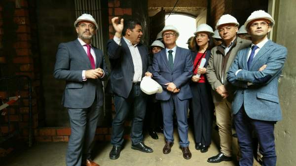 Felipe López visita obras vivienda en Sanlúcar Felipe López visita obras vivienda en Sanlúcar