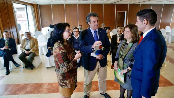 Hotel Balneario De Puente Viesgo
El Consejero De Innovación, Industria, Turism Hotel Balneario De Puente Viesgo
El Consejero De Innovación, Industria, Turism