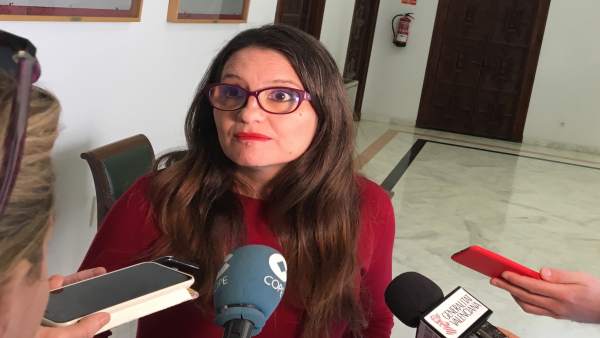 Oltra ironitza sobre la citació per a anar al Senat: "A San Isidro no convoquen" Oltra ironitza sobre la citació per a anar al Senat: "A San Isidro no convoquen"