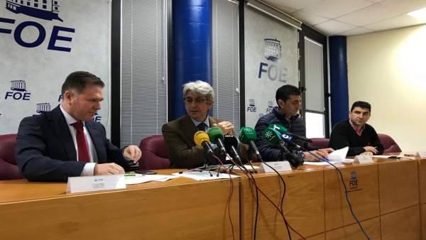 Rueda de prensa de la FOE y sindicatos. Rueda de prensa de la FOE y sindicatos.