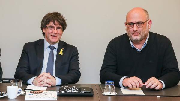 Reunión de diputados de JxCAT con Puigdemont. Reunión de diputados de JxCAT con Puigdemont.