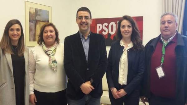 Parlamentarios socialistas, con la alcaldesa de Niebla, Laura Pichardo. Parlamentarios socialistas, con la alcaldesa de Niebla, Laura Pichardo.