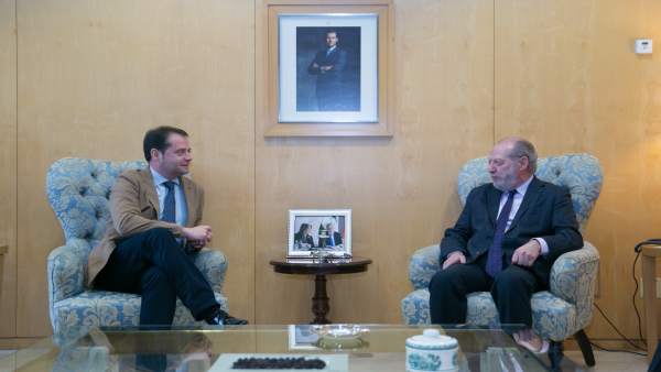 Antonio Conde y Fernando Rodríguez Villalobos mantienen una reunión Antonio Conde y Fernando Rodríguez Villalobos mantienen una reunión