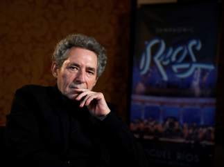 El cantante Miguel Ríos durante la entrevista concedida a Efe en la que ha hablado de su último proyecto, 'Symphonic Ríos'.