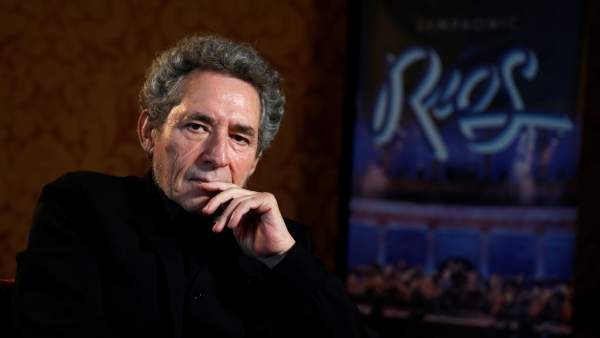 El cantante Miguel Ríos durante la entrevista concedida a Efe en la que ha hablado de su último proyecto, 'Symphonic Ríos'. El cantante Miguel Ríos durante la entrevista concedida a Efe en la que ha hablado de su último proyecto, 'Symphonic Ríos'.