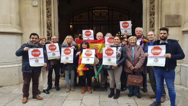Protesta de Sociedad Cívica Balear en el Consell el pasado 9 de marzo Protesta de Sociedad Cívica Balear en el Consell el pasado 9 de marzo