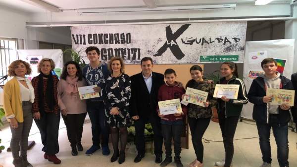 López (centro), en la entrega de premios López (centro), en la entrega de premios