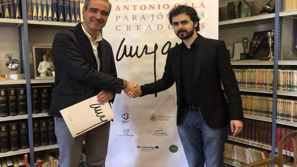 Responsables de las entidades tras la firma del acuerdo Responsables de las entidades tras la firma del acuerdo