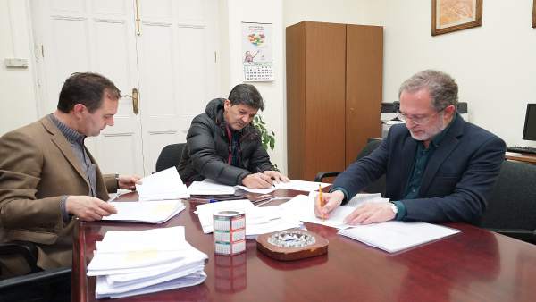 Firma de contratos de obras Puente Mayor y Barrio de Girón. 14-3-2018 Firma de contratos de obras Puente Mayor y Barrio de Girón. 14-3-2018