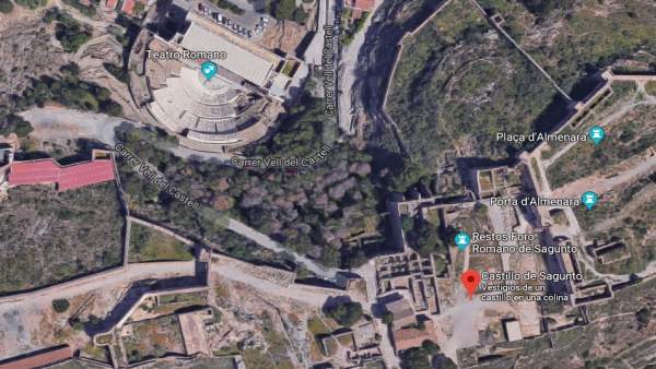 Entorno del castillo de Sagunt junto al Teatro Romano Entorno del castillo de Sagunt junto al Teatro Romano
