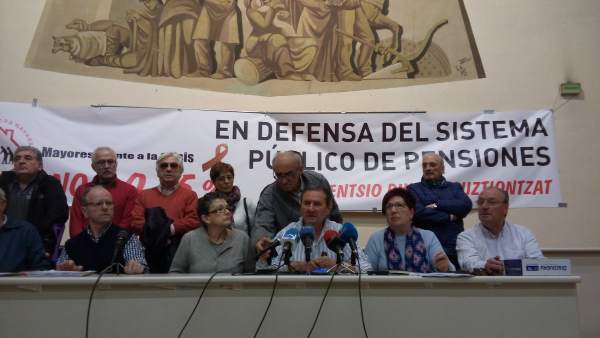 Rueda de prensa de colectivos de pensionistas navarros Rueda de prensa de colectivos de pensionistas navarros