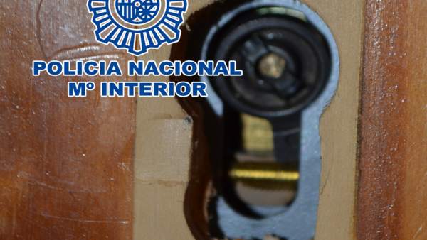 Nota De Prensa 'La Policía Nacional Detiene A Dos De Los Integrantes De Un Grupo Nota De Prensa 'La Policía Nacional Detiene A Dos De Los Integrantes De Un Grupo