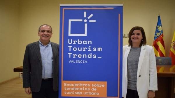 Toni Bernabé y Sandra Gómez en la presentación de las #UrbanTTValencia en diciem Toni Bernabé y Sandra Gómez en la presentación de las #UrbanTTValencia en diciem