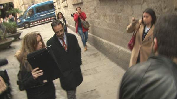 Molons llegando a la Generalitat. Molons llegando a la Generalitat.