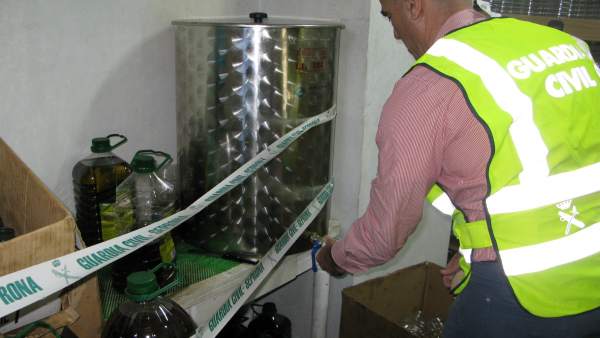 Falso aceite de oliva intervenido en Algeciras Falso aceite de oliva intervenido en Algeciras