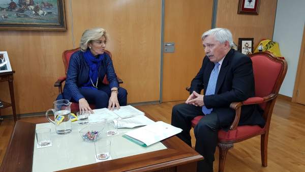 Reunión de Cristina Herrera y José Martínez Reunión de Cristina Herrera y José Martínez