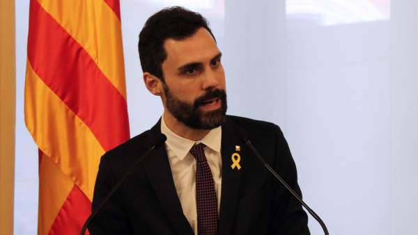 Roger Torrent aplaza el pleno de investidura. Roger Torrent aplaza el pleno de investidura.