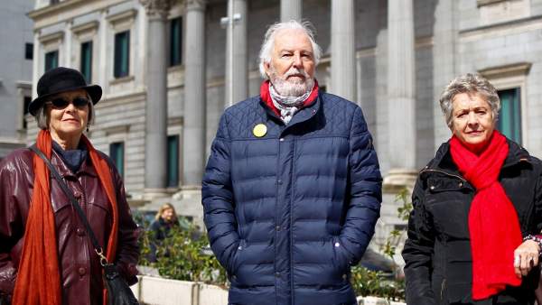 Soledad, Bernado y Toñi, tres pensionistas. Soledad, Bernado y Toñi, tres pensionistas.