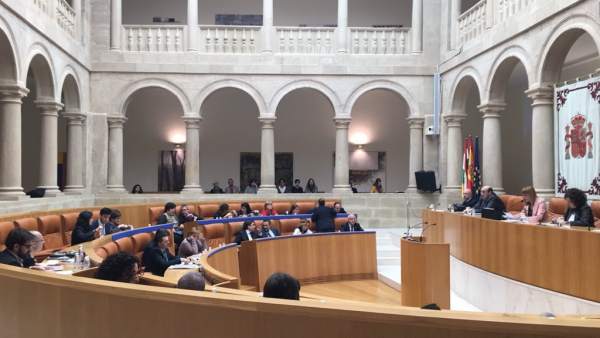 El pleno debate un acuerdo en materia de infraestructuras El pleno debate un acuerdo en materia de infraestructuras