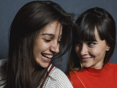 Ana Guerra y Aitana Ocaña durante un posado promocional en Madrid