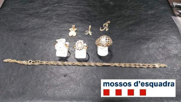 Joyas robadas por una cuidadora de ancianos en Girona Joyas robadas por una cuidadora de ancianos en Girona