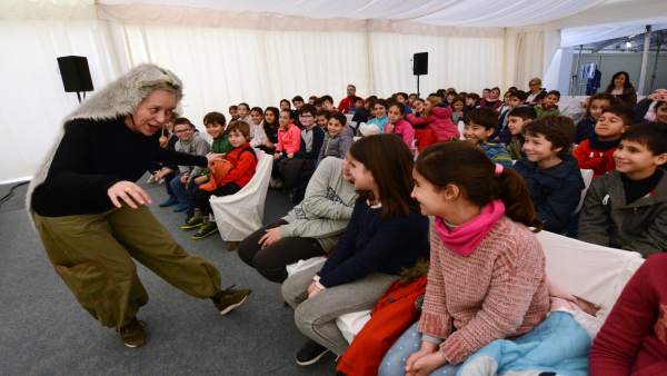 Niños en cuentacuentos Niños en cuentacuentos