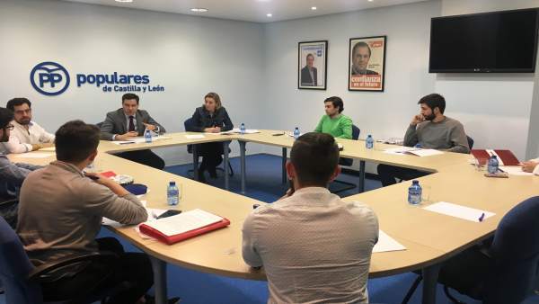Valladolid.- De la Hoz preside la reunión con los estudiantes (15/3/2018) Valladolid.- De la Hoz preside la reunión con los estudiantes (15/3/2018)