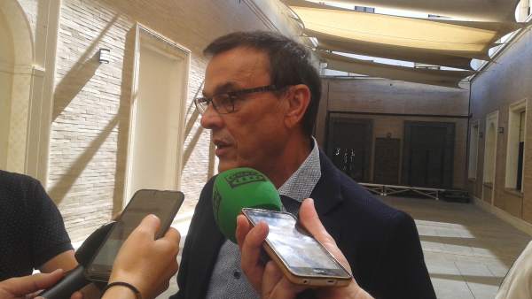 Ignacio Caraballo, ante los medios. Ignacio Caraballo, ante los medios.