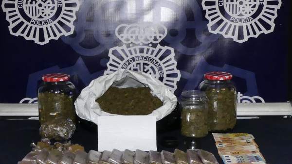 Policía Nacional Nota De Prensa Y Foto 'La Policía Nacional Detiene A Un Reparti Policía Nacional Nota De Prensa Y Foto 'La Policía Nacional Detiene A Un Reparti