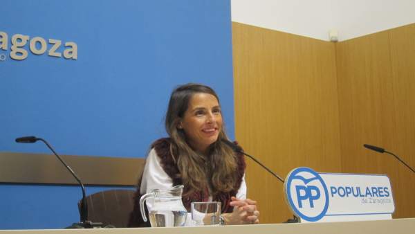 La concejal del PP, María Navarro, en rueda de prensa este viernes La concejal del PP, María Navarro, en rueda de prensa este viernes