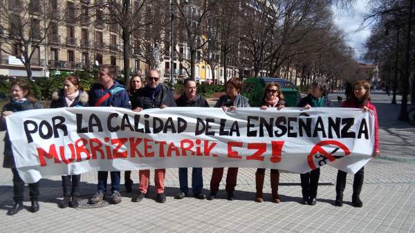 Concentración de los sindicatos de la enseñanza pública Concentración de los sindicatos de la enseñanza pública