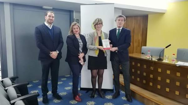 AMEFMUR organiza una jornada con la participación de Núria Vilanova, de Atrevia AMEFMUR organiza una jornada con la participación de Núria Vilanova, de Atrevia
