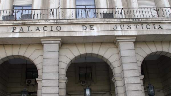 Exteriores de la Audiencia Provincial de Sevilla Exteriores de la Audiencia Provincial de Sevilla