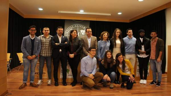 Jóvenes del programa Americampus Jóvenes del programa Americampus