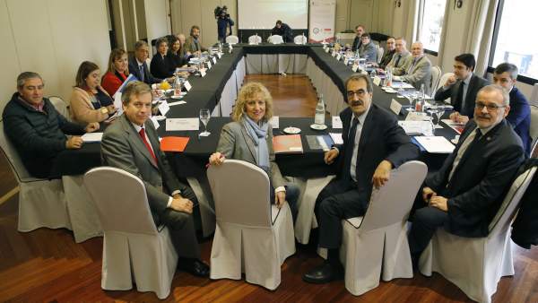 11:00 Hotel Bahía, Santander
La Vicepresidenta Y Consejera De Universidades E 11:00 Hotel Bahía, Santander
La Vicepresidenta Y Consejera De Universidades E