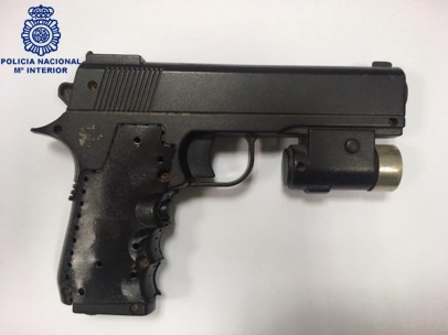 Arma sustraída por la Polícia