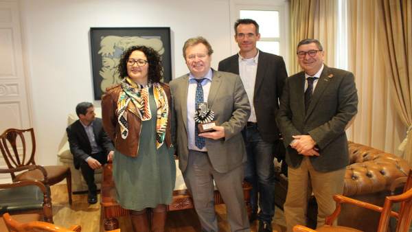 Alcalde de Vélez recibe profesores formación profesional Alemania Alcalde de Vélez recibe profesores formación profesional Alemania
