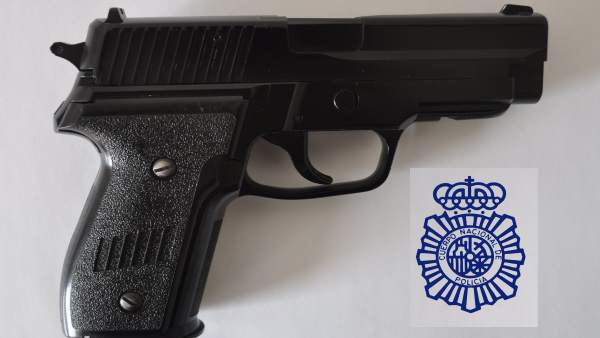 Pistola ocupada al ahora detenido en Ávila. Pistola ocupada al ahora detenido en Ávila.
