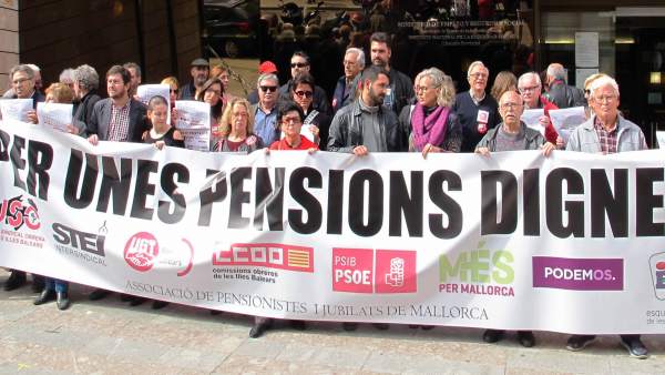 Sindicatos reclaman unas pensiones dignas Sindicatos reclaman unas pensiones dignas