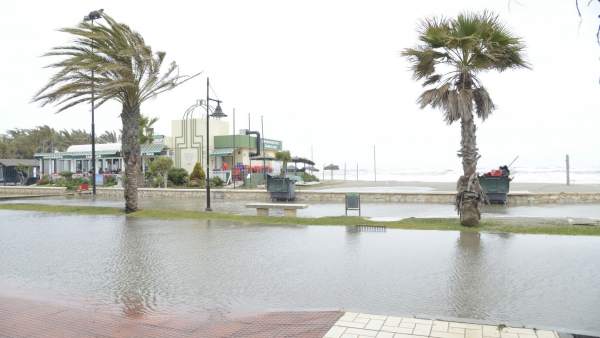 Oleaje temporal viento litoral málaga anegados chiringuitos Oleaje temporal viento litoral málaga anegados chiringuitos