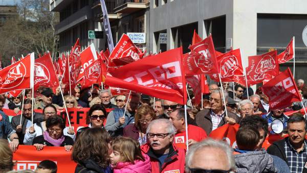 Manifestantes por las pensiones dignas Manifestantes por las pensiones dignas