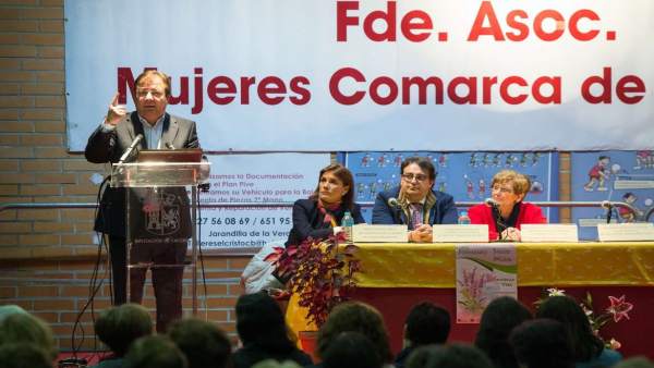 Vara en las Jornadas para la Salud de la Mujer en Jarandilla de la Vera Vara en las Jornadas para la Salud de la Mujer en Jarandilla de la Vera