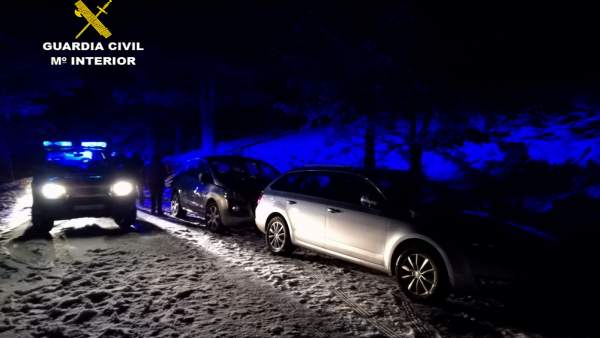 La Guardia Civil Rescata A 11 Personas Aisladas En La Nieve En Plena Noche En El La Guardia Civil Rescata A 11 Personas Aisladas En La Nieve En Plena Noche En El