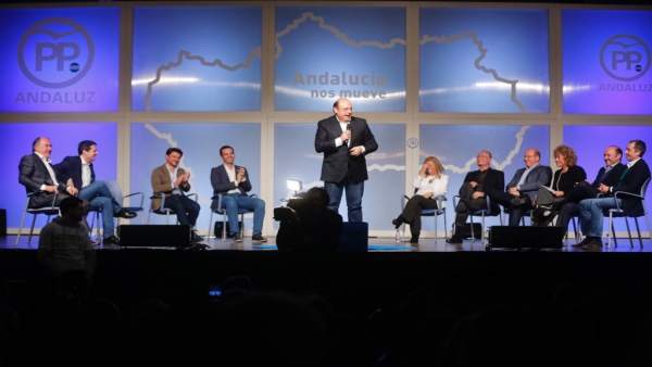 Sebastián Pérez interviene en el acto del PP en Marbella (Málaga) Sebastián Pérez interviene en el acto del PP en Marbella (Málaga)