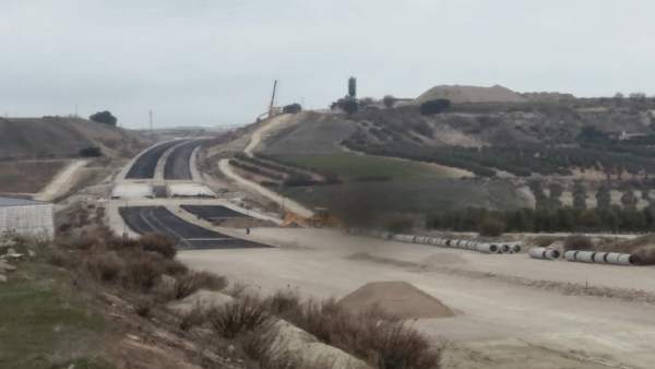 Obras en la A-32 a su paso por Torreperogil Obras en la A-32 a su paso por Torreperogil