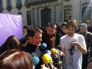 Manuel Valls en declaraciones antes de la manifestación de SCC en Barcelona.