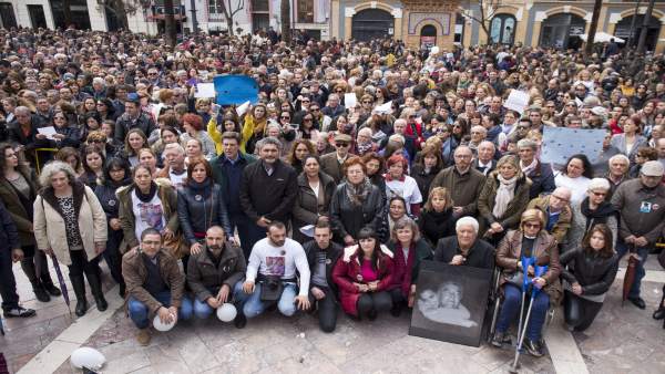Juan José Cortés , Juan Carlos Quer yfamiliares de víctimas por muerte violenta. Juan José Cortés , Juan Carlos Quer yfamiliares de víctimas por muerte violenta.